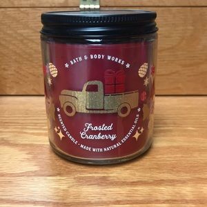 NWT Bath & Body Works Single Wick candle Frosted Cranberry